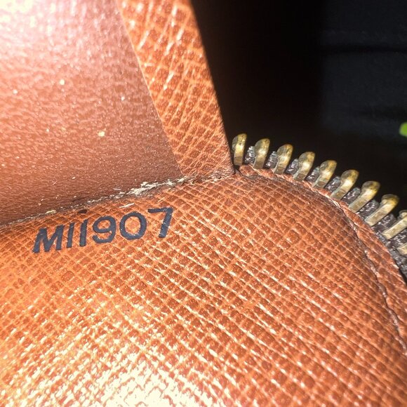 Louis Vuitton Voyage Organizer Wallet - Picture 4 of 7